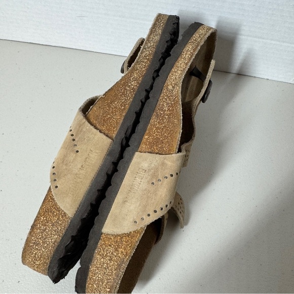 Birkenstock Gizeh Sandals Tan Suede Size 42 Studded Thong Comfort Summer Casual - Picture 9 of 16